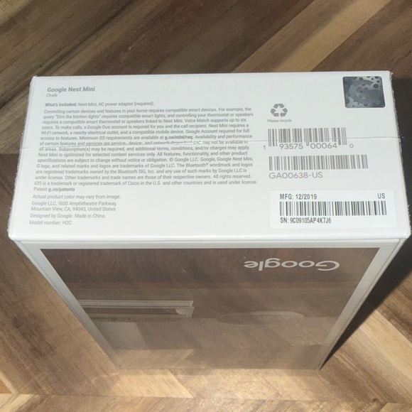 Google Nest Mini 2nd Gen in Light Gray - Picture 2 of 3